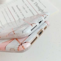 Kép 8/10 - Apple iPhone 13 Pro, Szilikon tok, sokszöges márvány minta, Wooze Geometric Marble, színes/zöld